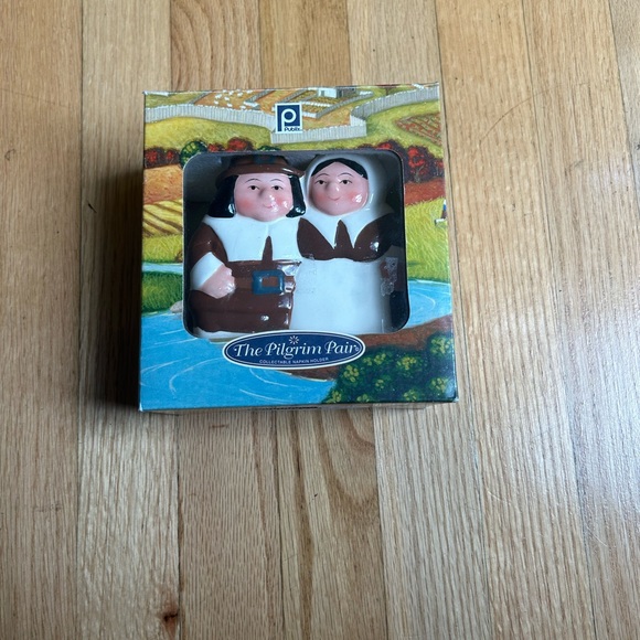 Publix Pilgrim Napkin Holder - Picture 3 of 3